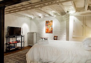 3 chambres, fer et planche à repasser, Wi-Fi, draps fournis