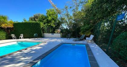 Flat With Swimming Pool Close To The Beach