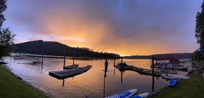 Lakefront Cabin in Carey Bay