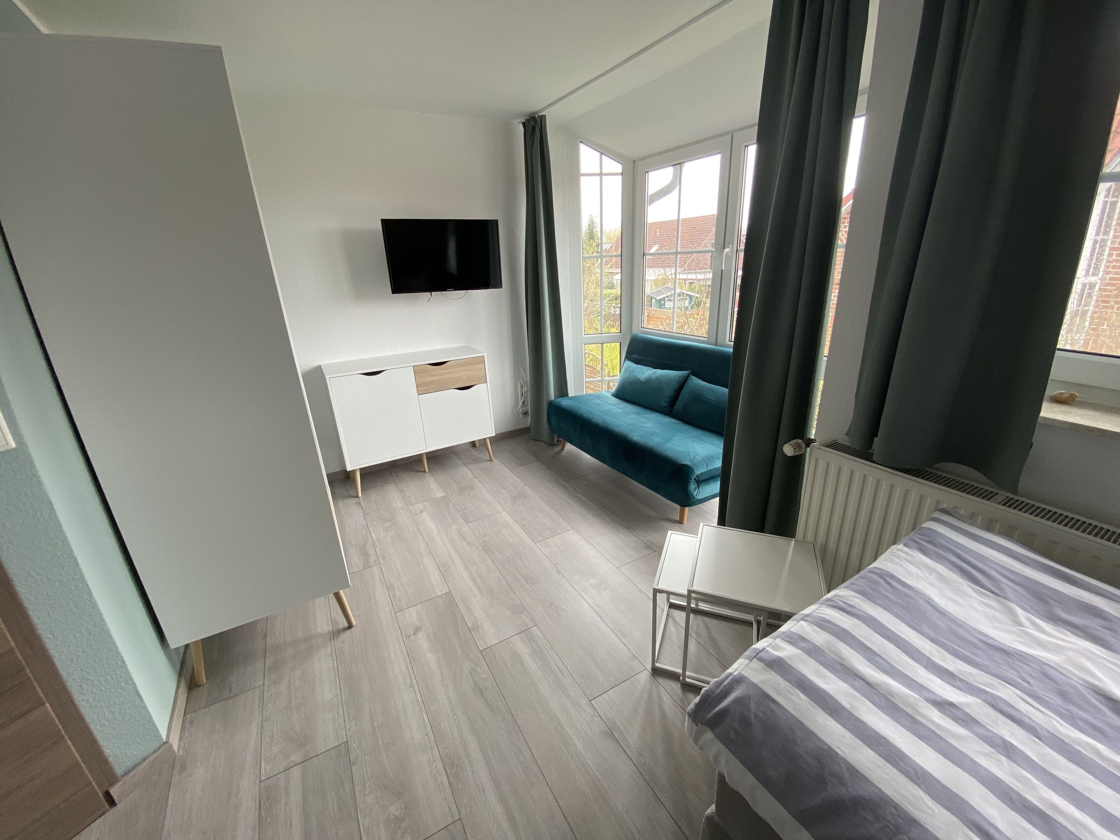 2 bedrooms, iron/ironing board, travel crib, free WiFi