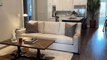 Smart TV, music library