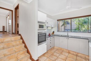 Fridge, microwave, oven, stovetop - 2 Bedroom 2 Bathroom Beachfront Apartment in Clifton Beach (Clifton Beach)