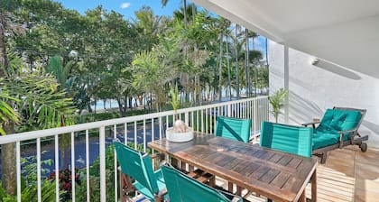 2 Bedroom 2 Bathroom Beachfront Apartment in Clifton Beach