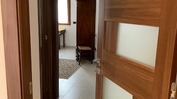 1 chambre, fer et planche Ă repasser, Wi-Fi, draps fournis