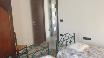 1 camera, ferro/asse da stiro, Wi-Fi, lenzuola