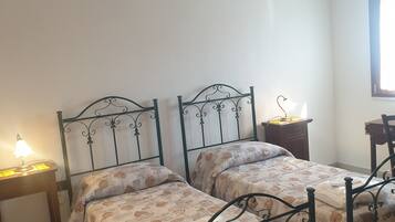 1 Schlafzimmer, BĂŒgeleisen/BĂŒgelbrett, WLAN, BettwĂ€sche