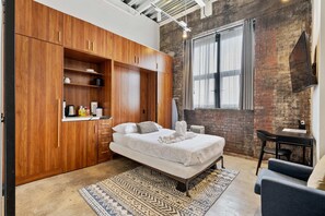 Fer et planche Ă repasser, Wi-Fi, draps fournis