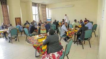 Free daily English breakfast