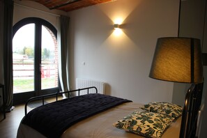 1 bedroom, WiFi - Linen room with free private parking (Beaurevoir)