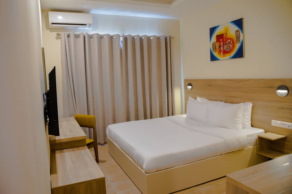 Phòng đôi Tiêu chuẩn | Bộ đồ giường kháng dị ứng, nệm cao su hoạt tính (memory foam), minibar 