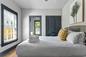 4 bedrooms, iron/ironing board, WiFi