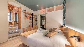1 slaapkamer, een strijkplank/strijkijzer, gratis wifi, beddengoed