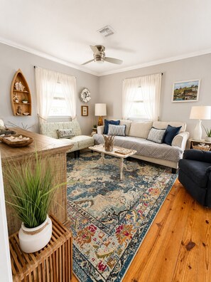 Smart TV, video games, books - Jamaican Dream ~ Beautiful Home Located in Key Allegro! (Rockport)