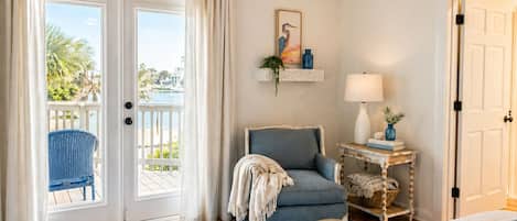 4 habitaciones, escritorio, wifi gratis y ropa de cama