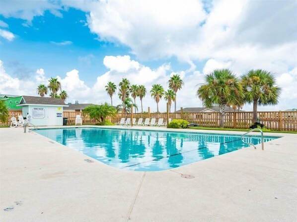 Outdoor pool - Jamaican Dream ~ Beautiful Home Located in Key Allegro! (Rockport)