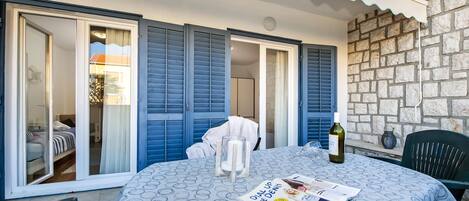 Apartamento, 2 quartos, para não fumantes, sacada | Terraço/pátio