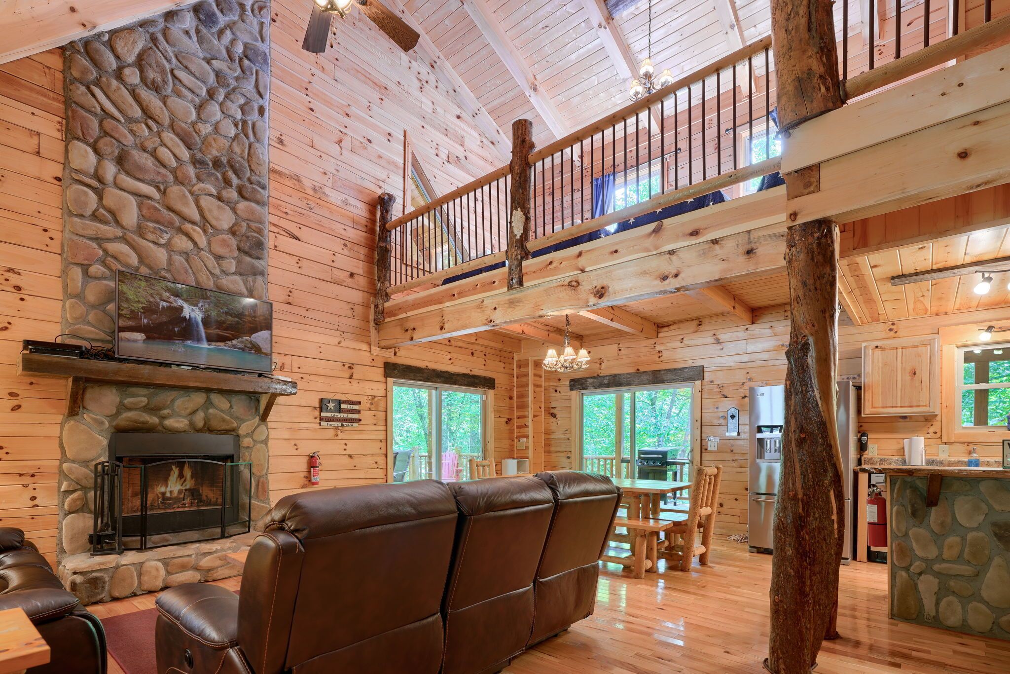 Televisión, chimenea