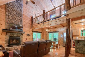 Televisión, chimenea