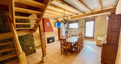 La Parada de Jimena. House surrounded by bodegas-Rueda