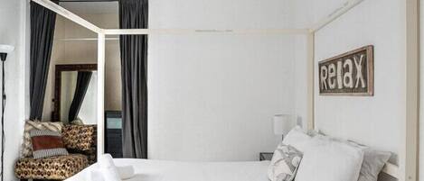 1 habitación, escritorio, tabla de planchar con plancha y wifi gratis