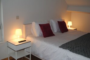 4 habitaciones, cuna de viaje, wifi gratis y ropa de cama