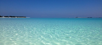 NEW Hilltop 1BR 1BA Harbour & Sunset View Rentals