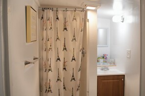 Shower, hair dryer, towels, soap - National parks and nice place to relax (Tulare)