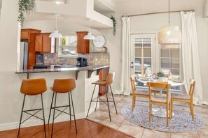 Interior - Peaceful Fayetteville Retreat, 15 Min from U of A (Fayetteville)