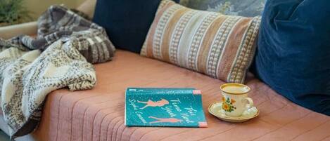 2 chambres, bureau, fer et planche Ă repasser, lit parapluie