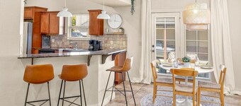 Peaceful Fayetteville Retreat, 15 Min from U of A