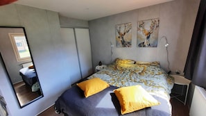 2 bedrooms, desk, free WiFi, bed sheets - Chalet on nature location near Ommen (Giethmen)