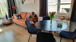 Dining - Chalet on nature location near Ommen (Giethmen)