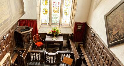 ***COSY COTTAGE, with shared, seasonal pool, 4 mile walk along the river to York