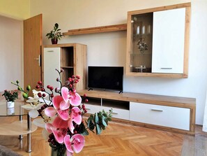 Interior - Holiday flat with panoramic view and barbecue facilities (Šilo)