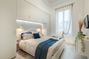 2 bedrooms, in-room safe, iron/ironing board, free WiFi