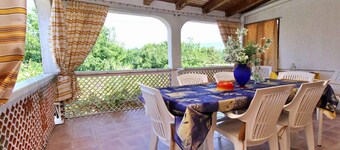 Holiday apartment mit Terrasse und Klimaanlage