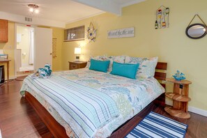 1 bedroom, in-room safe, desk, iron/ironing board