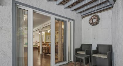 Santa Barbara Remodeled Cozy Studio with Private Patio, AC & Tesla Charger