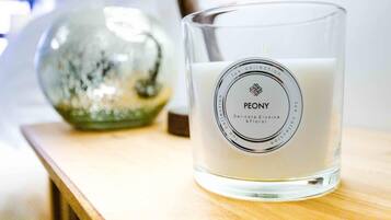 5 bedrooms, travel cot, free WiFi, bed sheets