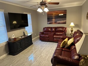 Téléviseur connecté, jeux vidéo, table de ping-pong