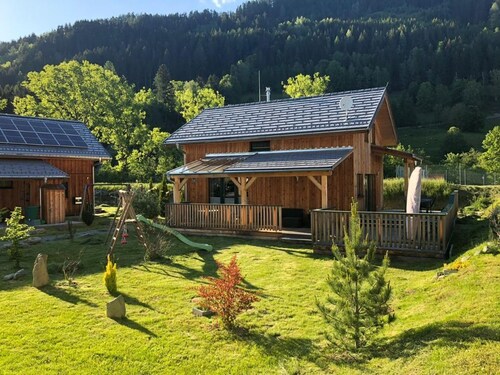 Ferienhaus mit großer Sonnenterrasse Outdoor Whirlpool und Bergpanorama