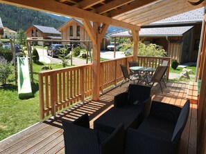 Outdoor dining - Vacation home with large sun terrace outdoor whirlpool and mountain panorama (Murau)