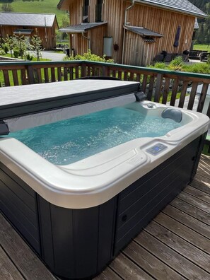 Property grounds - Vacation home with large sun terrace outdoor whirlpool and mountain panorama (Murau)