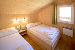 4 bedrooms, travel crib, free WiFi, bed sheets