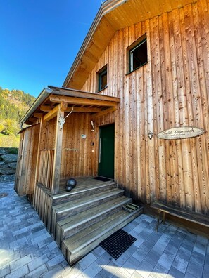 Exterior - Vacation home with large sun terrace outdoor whirlpool and mountain panorama (Murau)