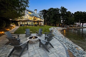 Terrace/patio - Sterling on Strawpocket w/Optional Boat Rental (Mooresville)