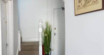 LUXURY DOUBLE ROOM WITH ENSUITE IN THE HEART OF ABERYSTWYTH