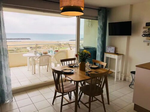 Charming T2 with exceptional sea view