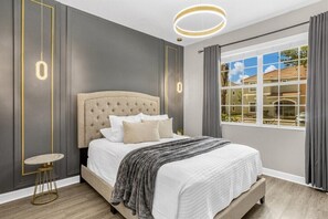 6 bedrooms, iron/ironing board, WiFi, bed sheets