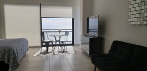 3 bedrooms, free WiFi, bed sheets, wheelchair access